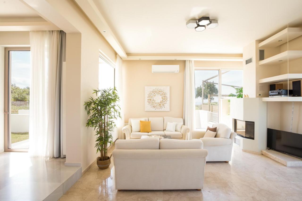 Lux Villa Mia With Heated Pool, 2Km To Beach & Childrens Area! Mikro Metochi Exterior photo
