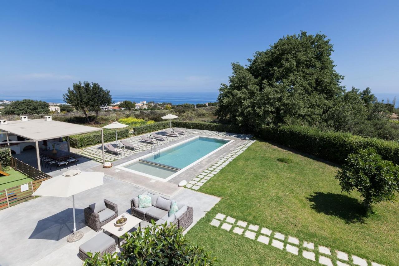 Lux Villa Mia With Heated Pool, 2Km To Beach & Childrens Area! Mikro Metochi Exterior photo