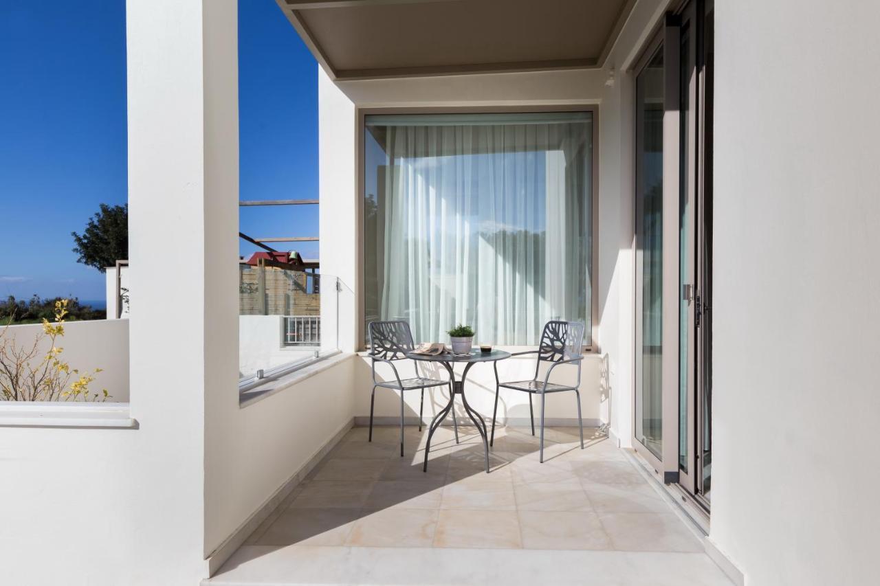 Lux Villa Mia With Heated Pool, 2Km To Beach & Childrens Area! Mikro Metochi Exterior photo