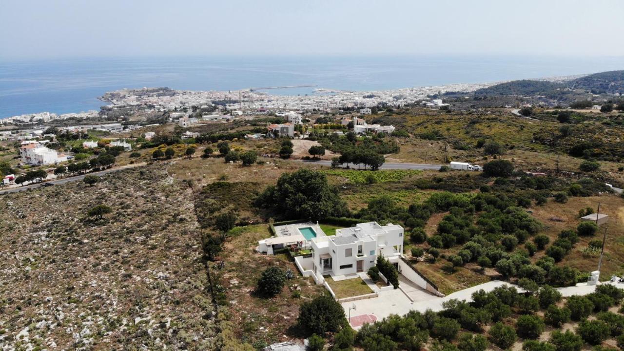 Lux Villa Mia With Heated Pool, 2Km To Beach & Childrens Area! Mikro Metochi Exterior photo