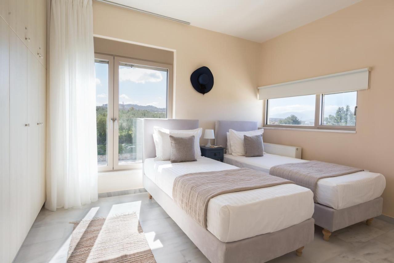 Lux Villa Mia With Heated Pool, 2Km To Beach & Childrens Area! Mikro Metochi Exterior photo