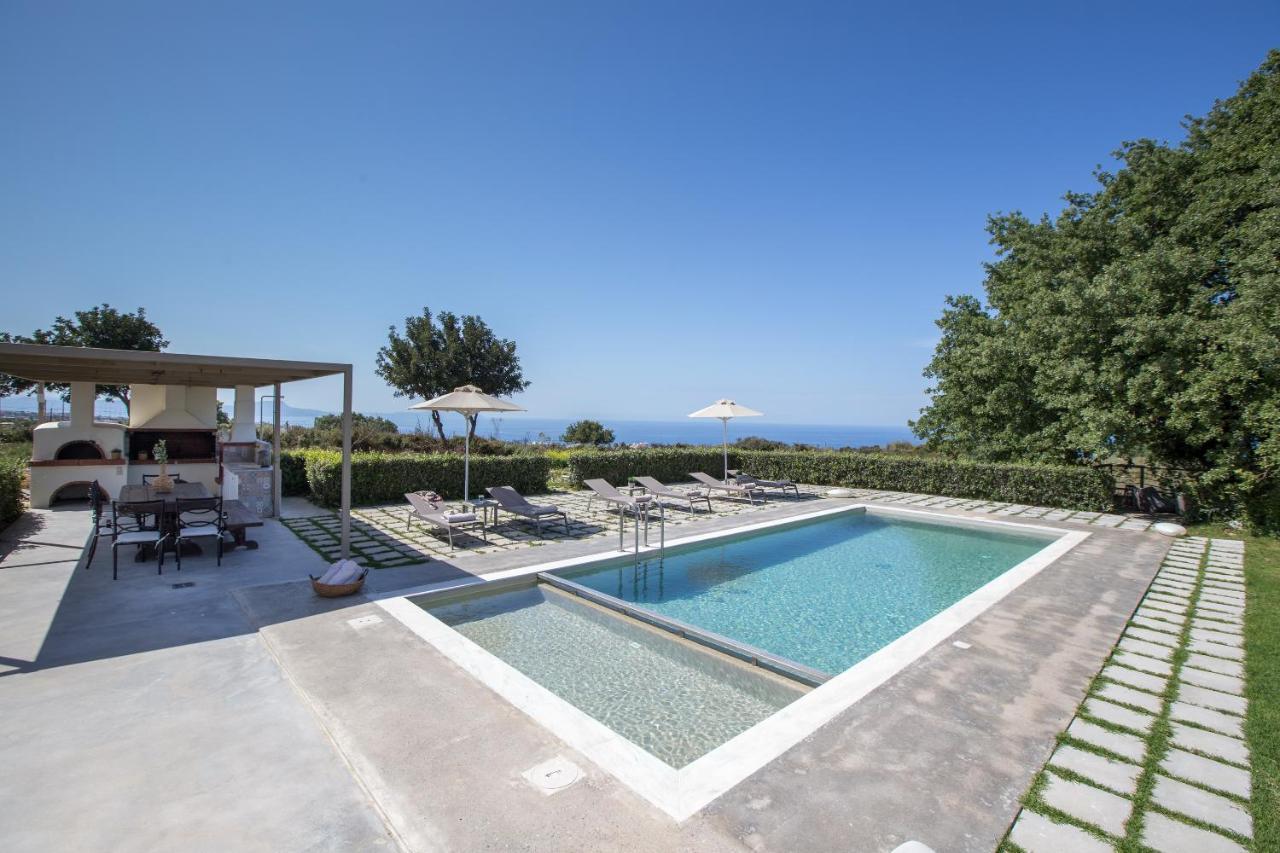 Lux Villa Mia With Heated Pool, 2Km To Beach & Childrens Area! Mikro Metochi Exterior photo