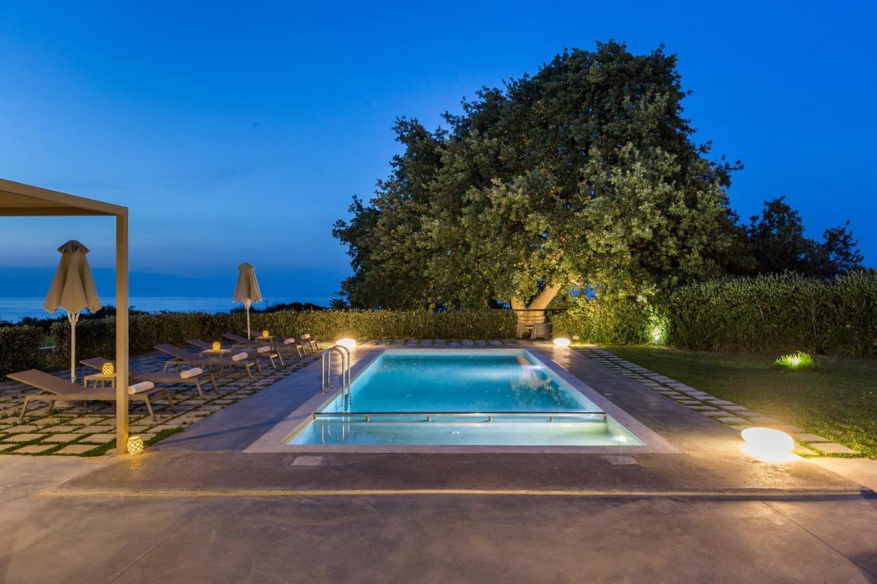 Lux Villa Mia With Heated Pool, 2Km To Beach & Childrens Area! Mikro Metochi Exterior photo